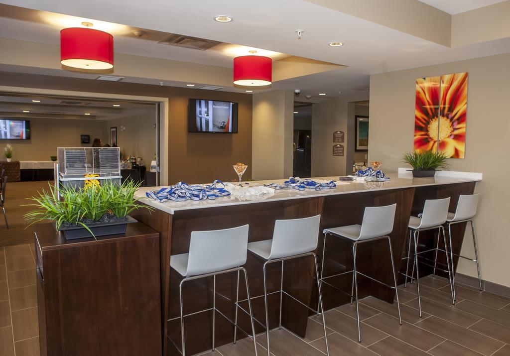 Microtel Inn & Suites By Wyndham Lloydminster Exteriör bild