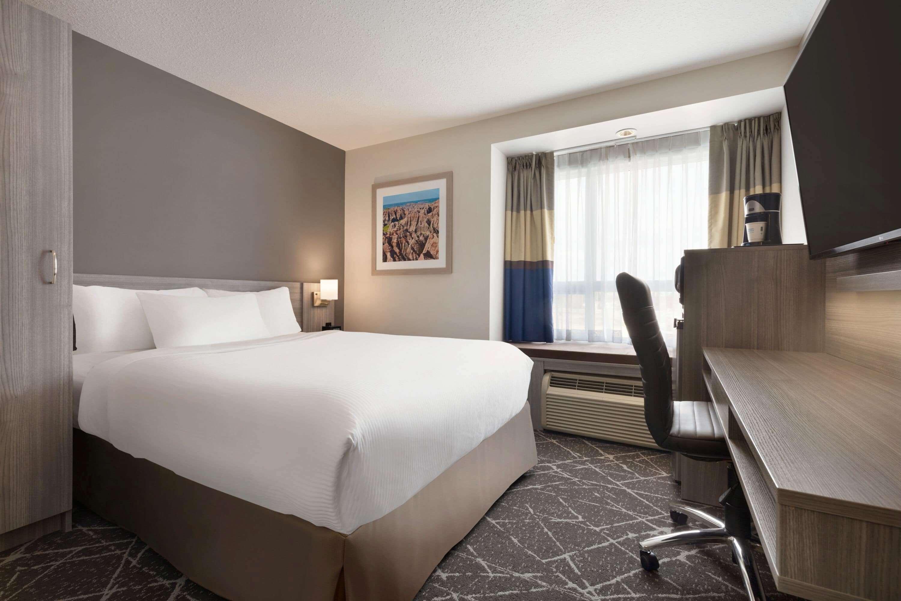 Microtel Inn & Suites By Wyndham Lloydminster Exteriör bild
