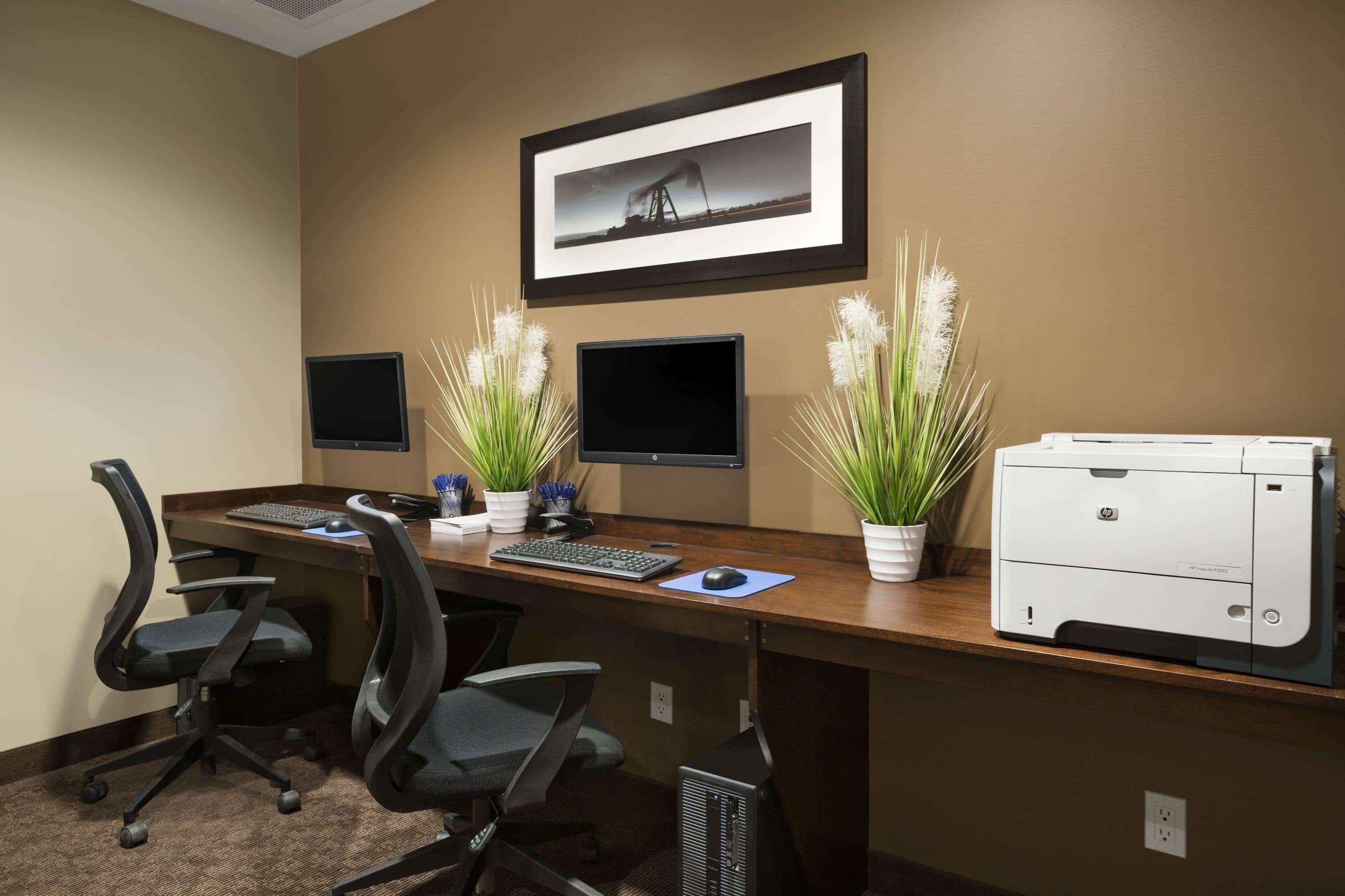 Microtel Inn & Suites By Wyndham Lloydminster Exteriör bild